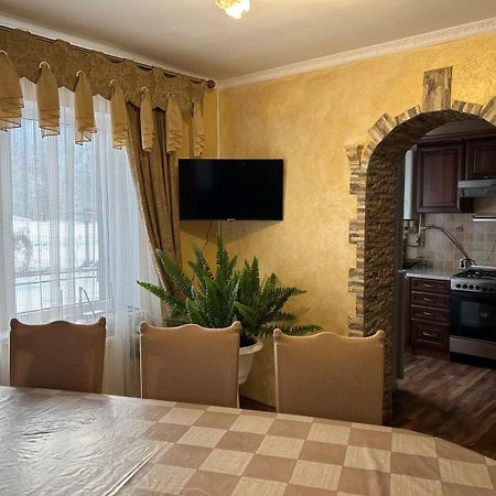 Cottage "Kliverent" Яремче Екстер'єр фото