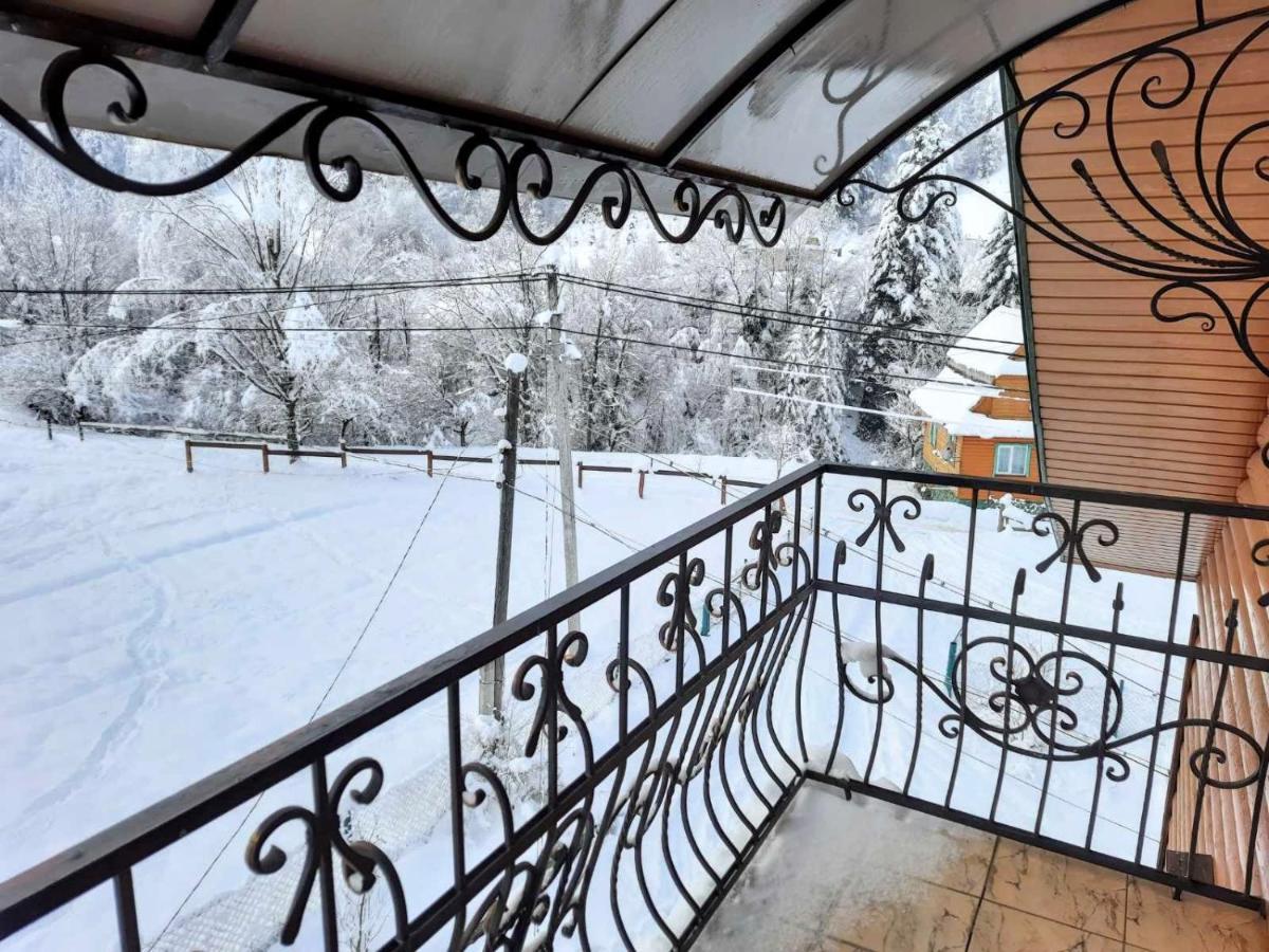 Cottage "Kliverent" Яремче Екстер'єр фото