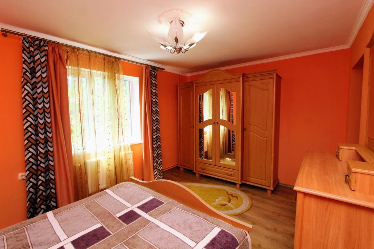 Cottage "Kliverent" Яремче Екстер'єр фото