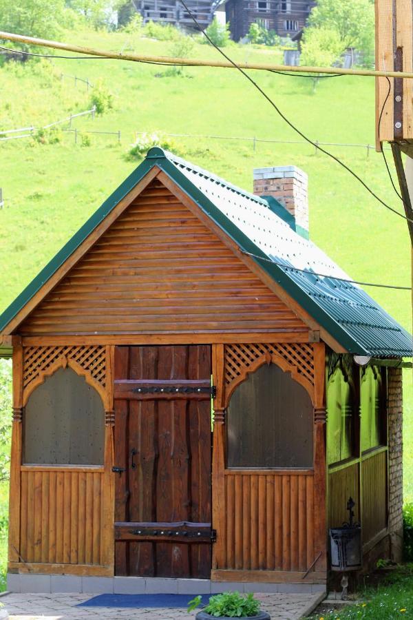 Cottage "Kliverent" Яремче Екстер'єр фото